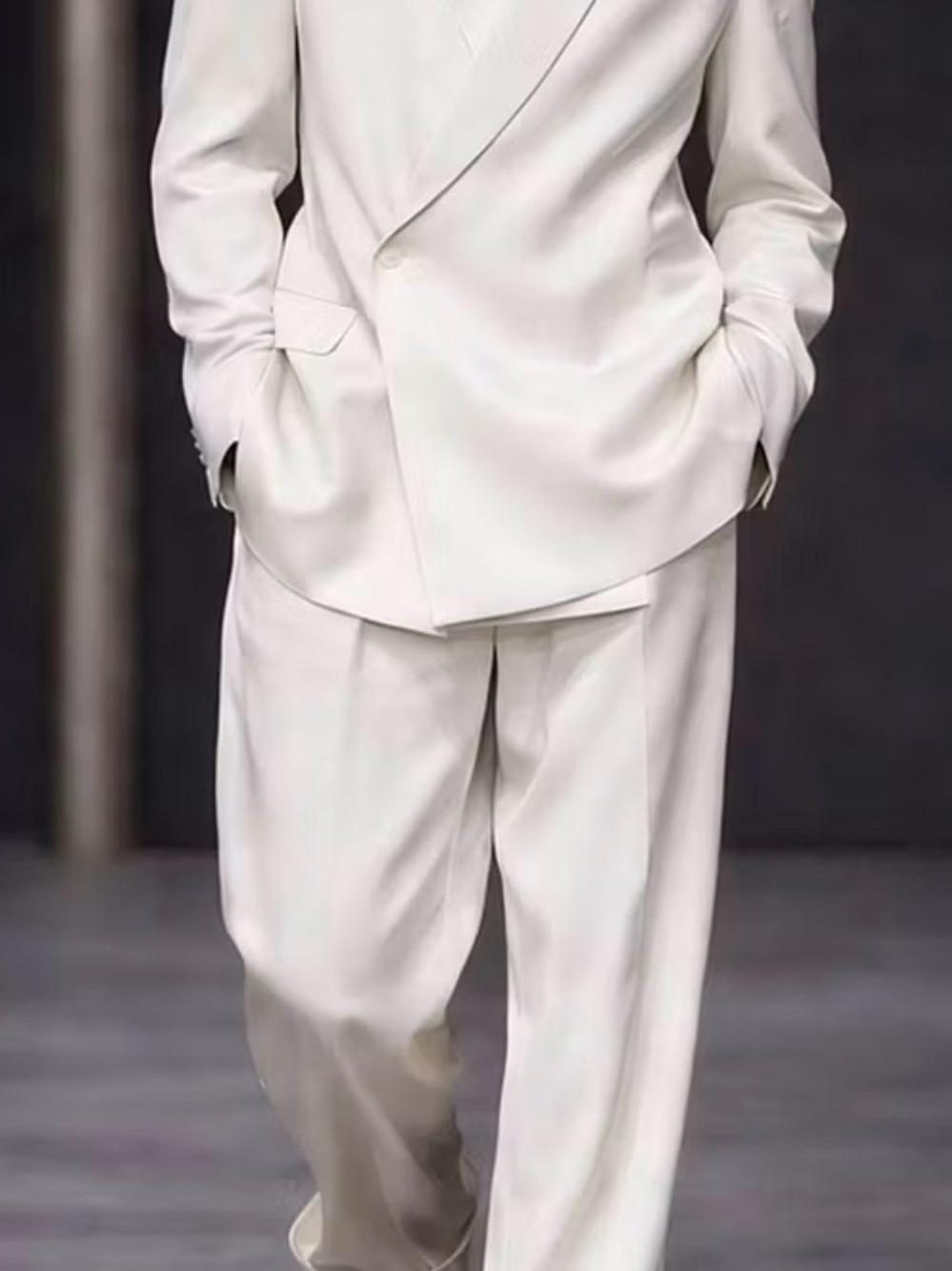 Men's Ivory Satin Loose-Fitting Single-Breasted 2-Piece Suit - Picture 3 of 3